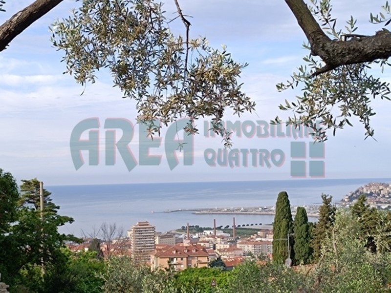 Terreno agricolo in Vendita a Imperia, zona Oneglia, 270'000€, 110 m²