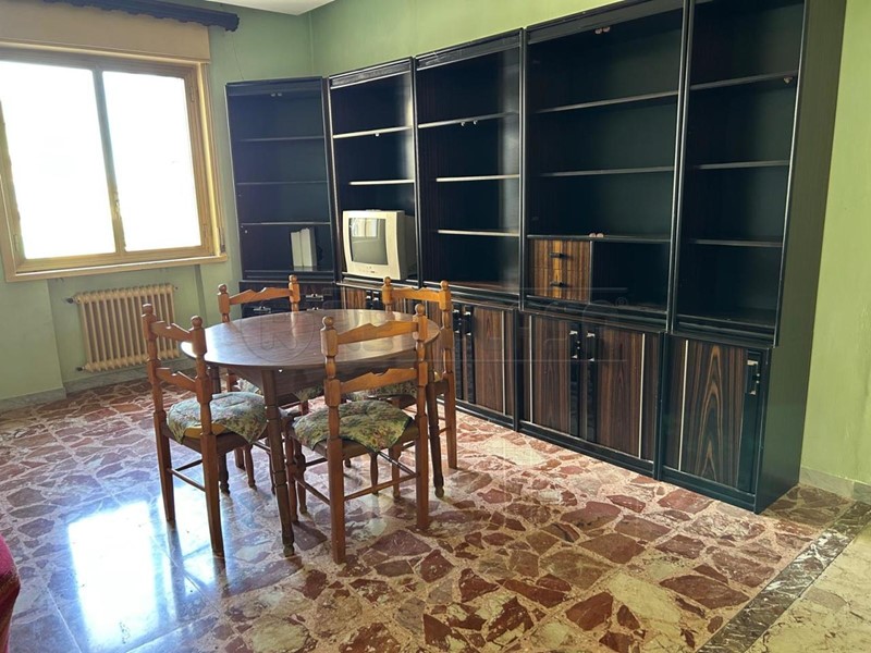 Trilocale in Vendita a Caltanissetta, 67'000€, 101 m²