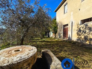 Villa in Vendita a Terni, 95'000&euro;, 156 m²