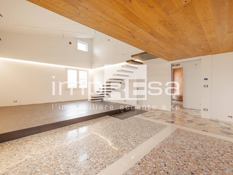 Casa Indipendente in Vendita a Gaiarine, 219'000€, 155 m²