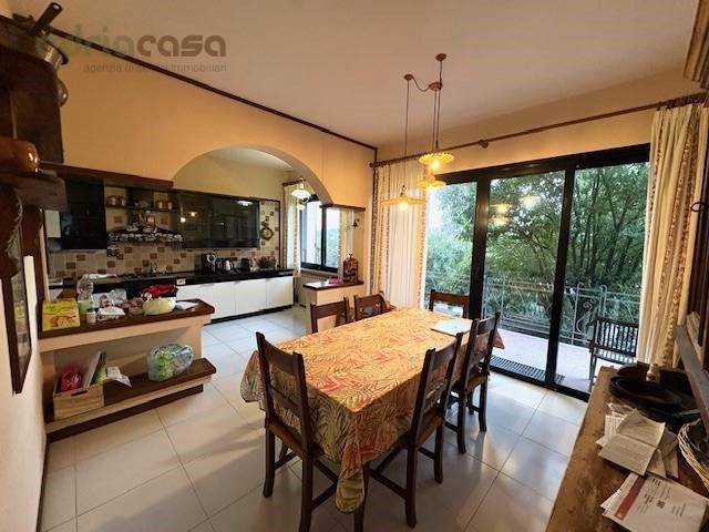 Villa in Vendita a Misano Adriatico, 1'100'000€, 600 m², arredato
