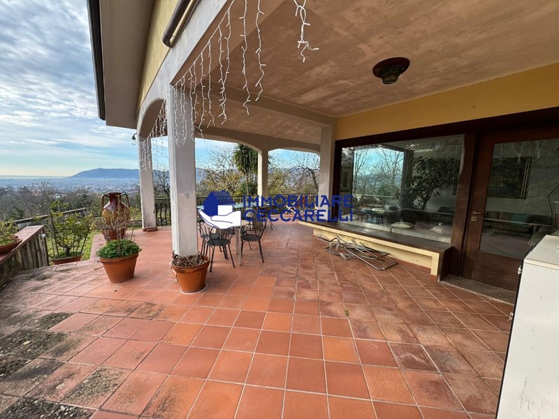 Villa in Vendita a Castelnuovo Magra, zona Palvotrisia, 899'000&euro;, 450 m², arredato