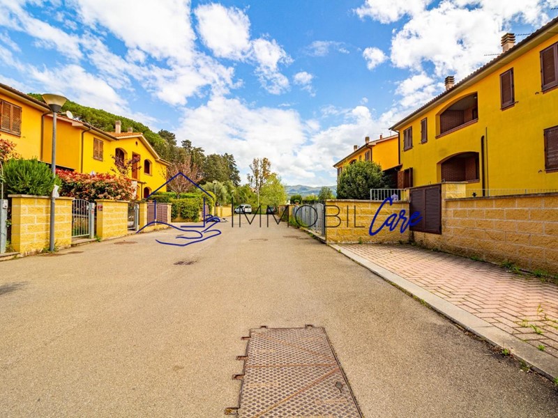 Villetta a schiera in Vendita a Castellina Marittima, zona Le Badie, 165'000€, 95 m², con Box