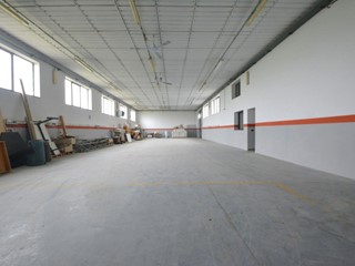 Capannone in Vendita a Capannori, zona Marlia, 500'000€, 530 m²