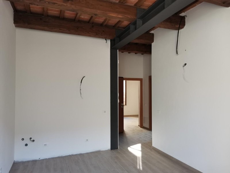 Trilocale in Vendita a Colle di Val D'Elsa, 160'000&euro;, 72 m²