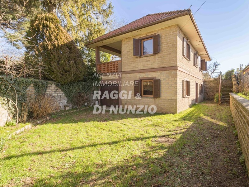 Villa in Vendita a Rocca Priora, 265'000€, 160 m²