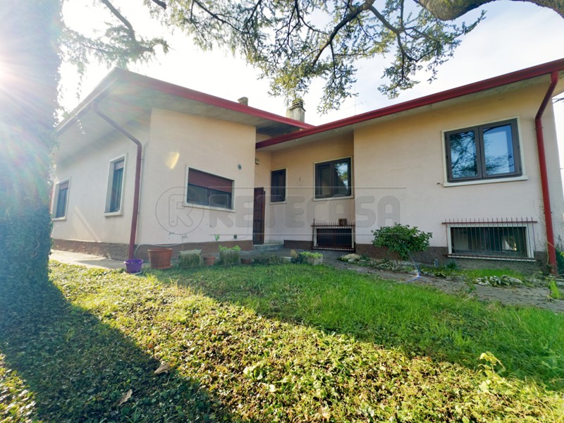 Casa Semi Indipendente in Vendita a Vicenza, 250'000€, 218 m², con Box