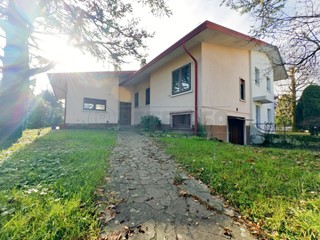 Casa Semi Indipendente in Vendita a Vicenza, 250'000€, 218 m², con Box