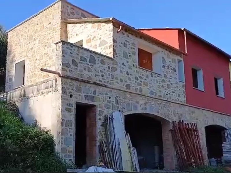 Casa Indipendente in Vendita a Civezza, 250'000€, 165 m², con Box