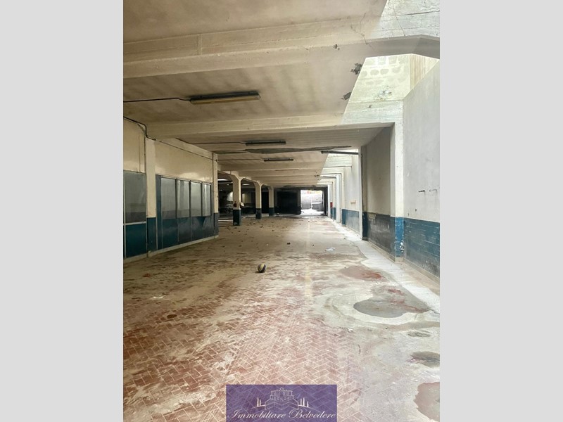 Box in Vendita a Firenze, zona Novoli, 1'400'000€, 2500 m²