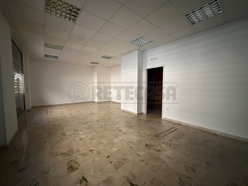 Laboratorio in Affitto a Mazara del Vallo, 450€, 70 m²