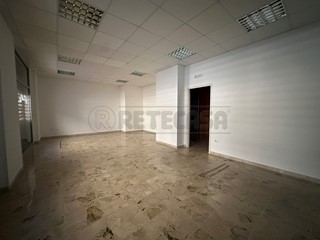 Laboratorio in Affitto a Mazara del Vallo, 450€, 70 m²