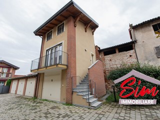 Bilocale in Vendita a Cameri, 83'000€, 54 m², con Box