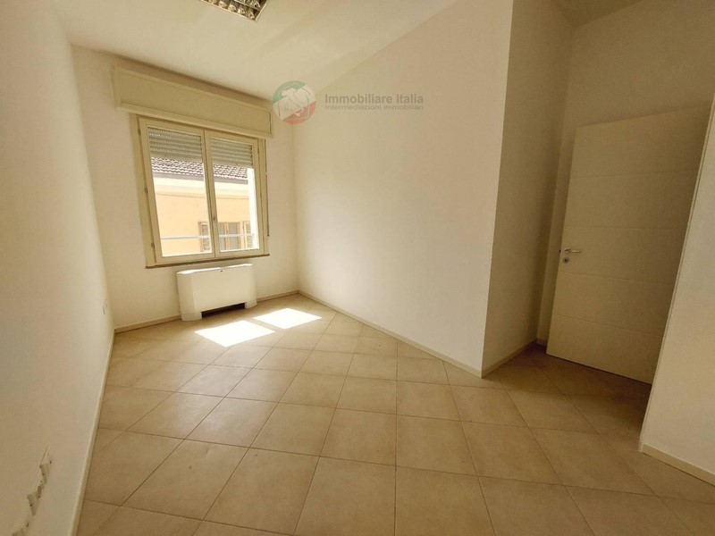 Ufficio in Affitto a San Giovanni in Marignano, 380€, 20 m²