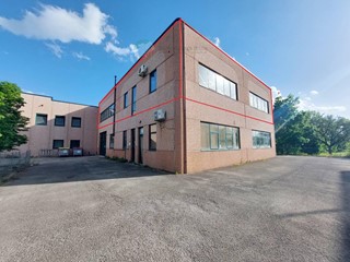 Capannone in Vendita a Tavullia, 249'000&euro;, 287 m²