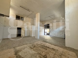 Negozio in Vendita a Angri, 600&euro;, 90 m²