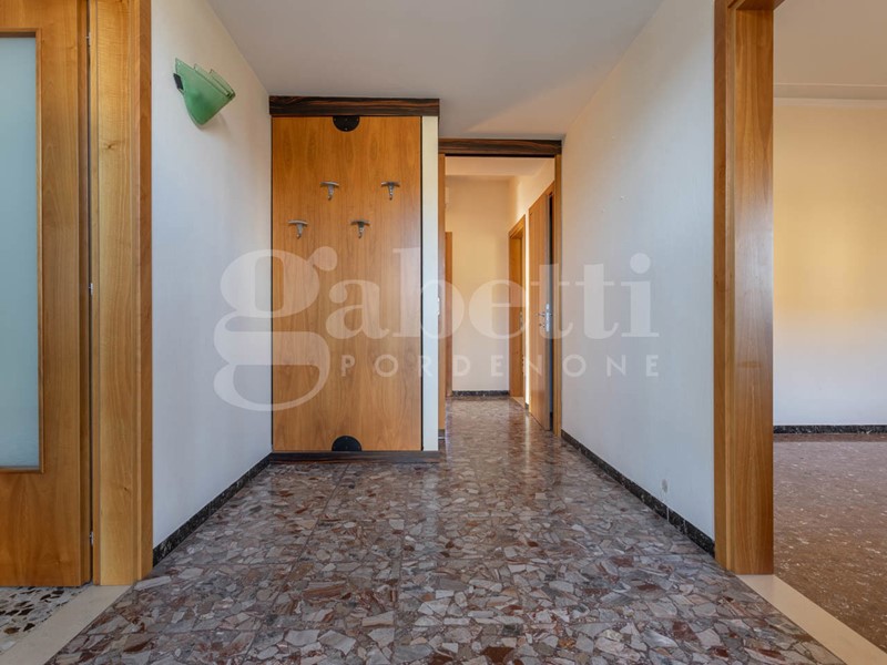 Villa bifamiliare in Vendita a Pordenone, 230'000€, 145 m²