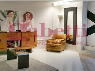 Laboratorio in Vendita a Bergamo, 490'000€, 390 m²