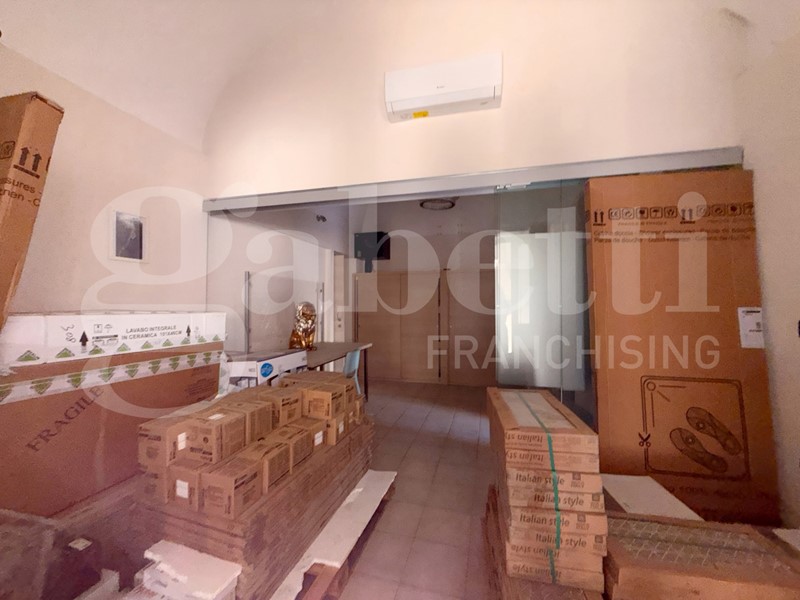 Negozio in Vendita a Scafati, 200'000€, 82 m²