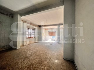 Negozio in Vendita a Angri, 85'000&euro;, 73 m²