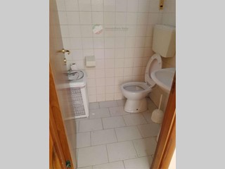 Immobile commerciale in Affitto a San Giovanni in Marignano, 1'500€, 230 m²