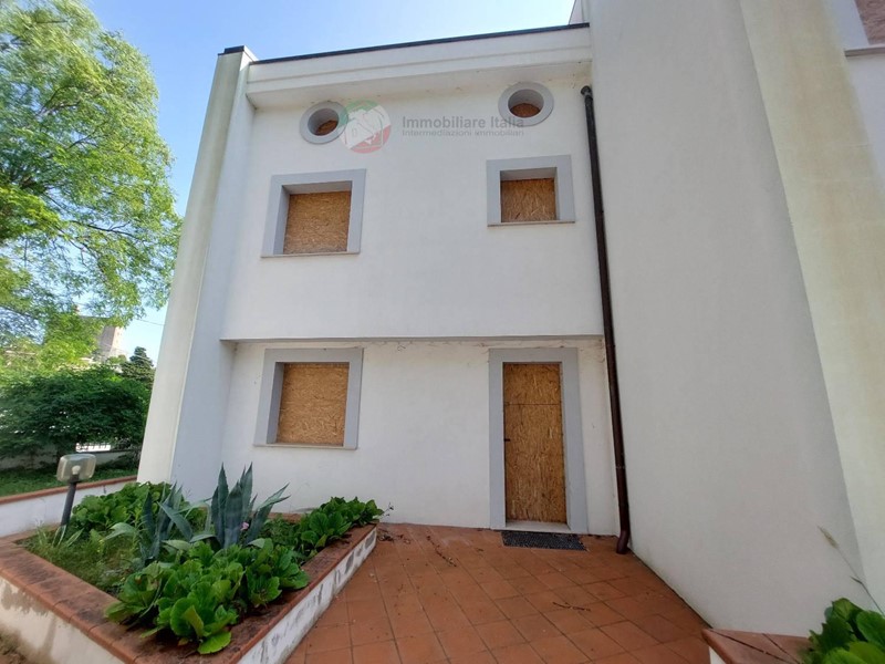 Villetta a schiera in Vendita a Montefiore Conca, 80'000€, 190 m²