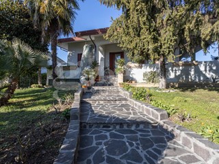 Villa in Vendita a Cinto Caomaggiore, 230'000€, 250 m², arredato