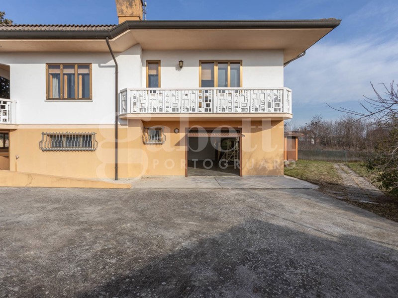 Casa Indipendente in Vendita a Pramaggiore, 230'000€, 225 m²