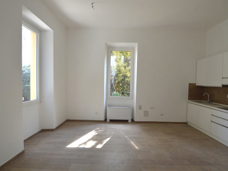 Bilocale in Vendita a Roma, 310'000€, 65 m²