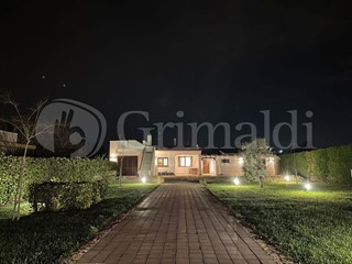 Villa in Vendita a Matino, 360'000€, 205 m²
