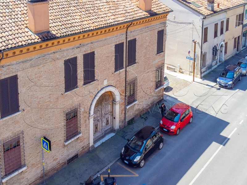 Casa Indipendente in Vendita a Ferrara, 890'000€, 800 m²