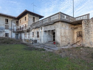 Casale in Vendita a Morsano al Tagliamento, 50'000€, 300 m²