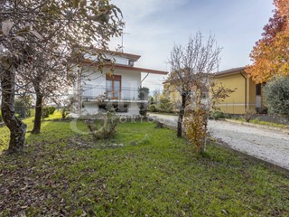 Casa Indipendente in Vendita a Teglio Veneto, 175'000&euro;, 220 m²