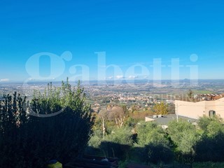 Bilocale in Vendita a Colonna, 125'000€, 63 m², arredato