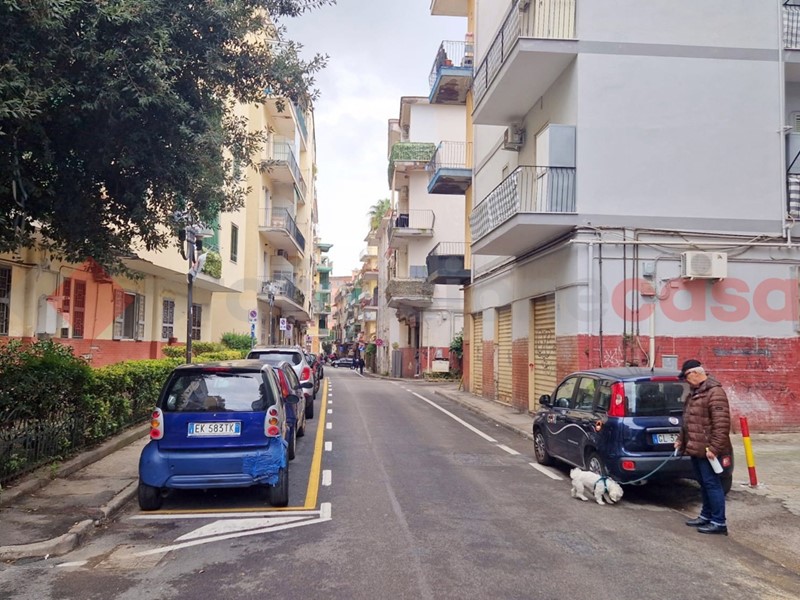 Negozio in Affitto a Portici, 380€, 25 m²