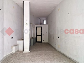 Negozio in Affitto a Portici, 380€, 25 m²