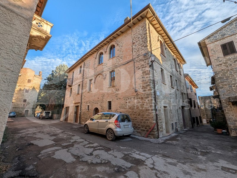 Trilocale in Vendita a Deruta, 99'000€, 132 m²