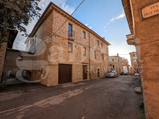Trilocale in Vendita a Deruta, 80'000€, 95 m²