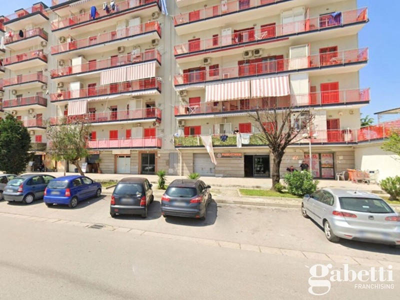 Laboratorio in Vendita a Casalnuovo di Napoli, 80'000€, 100 m²