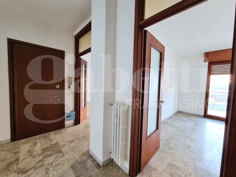 Quadrilocale in Vendita a Lecco, 315'000€, 150 m²