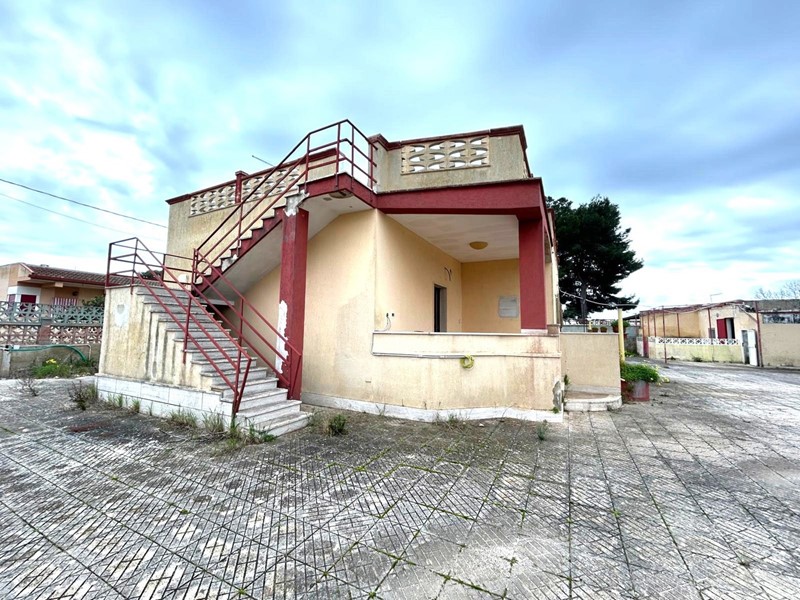 Villa in Vendita a Pulsano, 120'000€, 100 m²