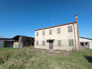 Casale in Vendita a Correzzola, 65'000€, 360 m²