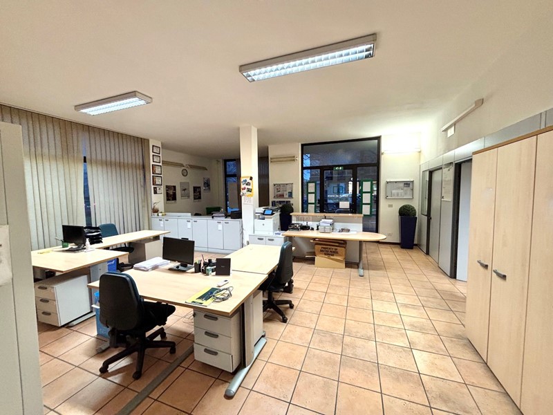 Ufficio in Vendita a Parma, 120 m²