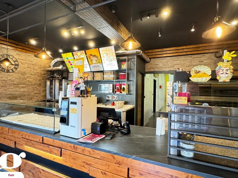 Attività commerciale in Vendita a Villafranca Tirrena, 100 m²