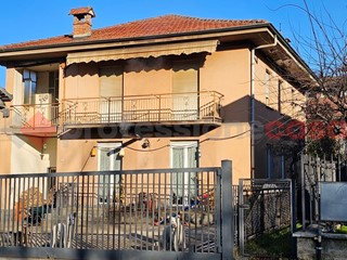 Villa bifamiliare in Vendita a Villar Perosa, 129'000€, 190 m²