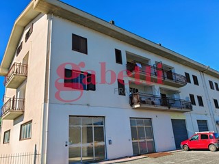 Quadrilocale in Vendita a Montaquila, 50'000€, 150 m²
