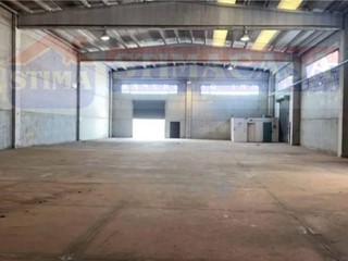 Capannone in Affitto a Vitulazio, 4'500€, 1000 m²