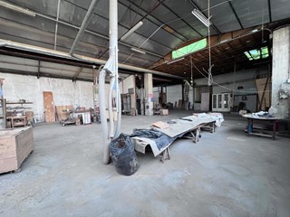 Capannone in Vendita a Cadoneghe, 330'000€, 1100 m²