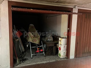 Box in Vendita a Busto Garolfo, 13'000€, 15 m²