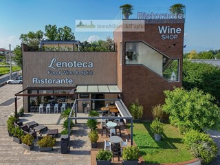 Immobile commerciale in Vendita a Peschiera del Garda, 1'500'000€, 850 m²
